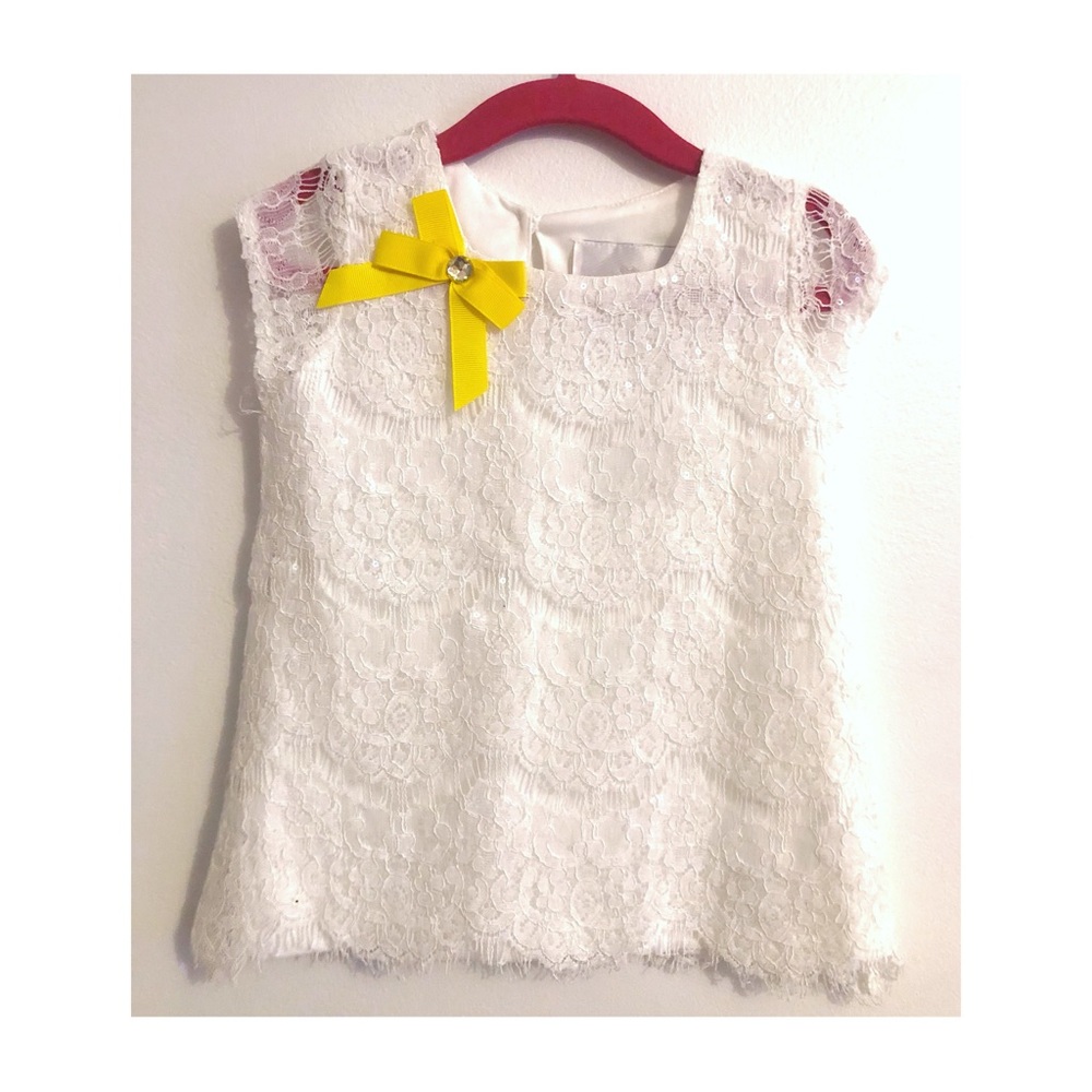 Adorable Rare Editions 24 M Lacy White Top with Yellow Bow - Bonus Pants